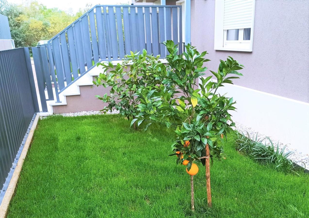 Lemon3 Deluxe Apartment Porec Exterior photo