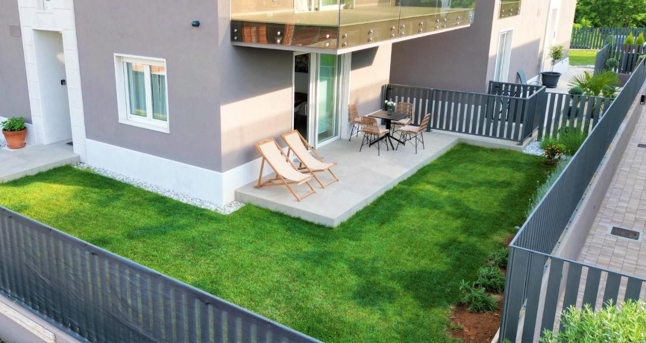 Lemon3 Deluxe Apartment Porec Exterior photo